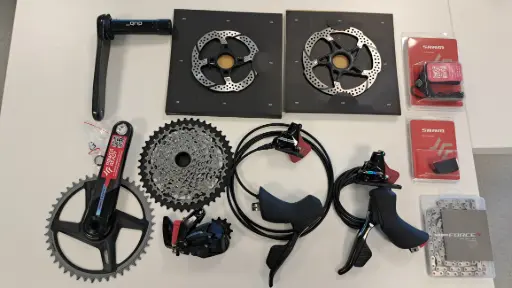SRAM FORCE AXS XPLR WIDE D2 GROEPSET MET CASSETTE ÉN TRP REMSCHIJF CL 140MM + 160MM